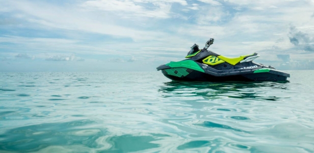  Jet skis on the coast of Valencia 