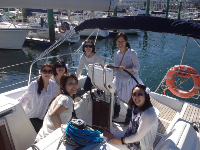 A bordo del velero en una fiesta de despedida de soltera