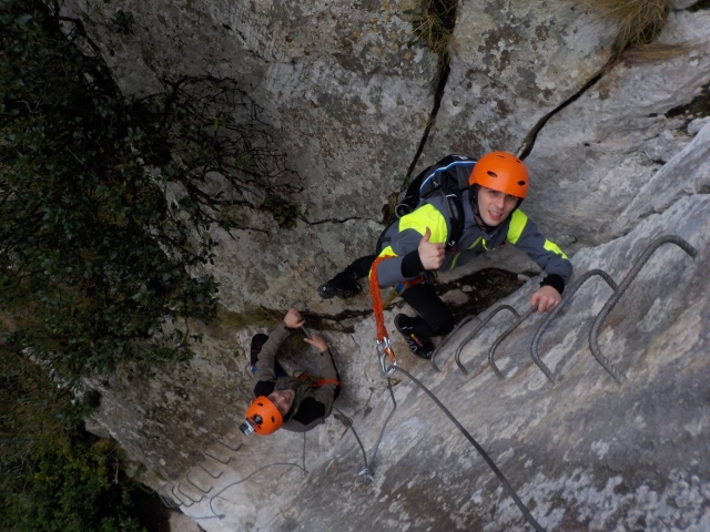  Salita su via ferrata 