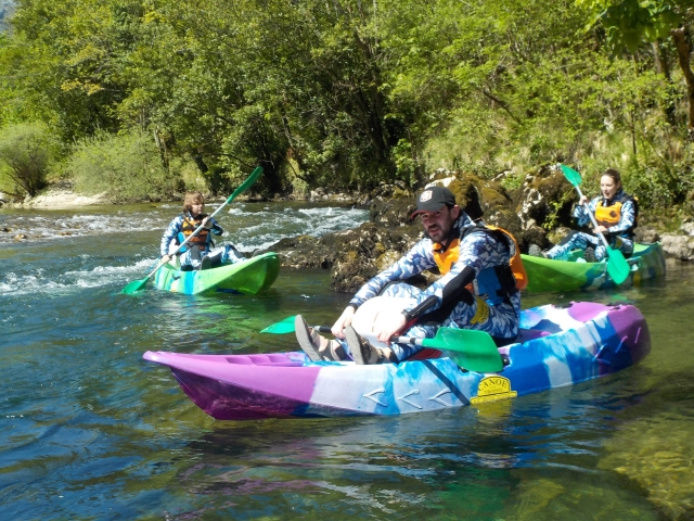  Einzelkanus auf dem Cares River 