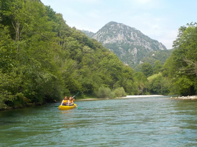  Views from the canoe on the Deva River 