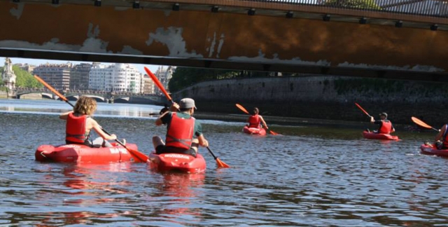 Itinerario guidato in canoa attraverso i 6 ponti di San Sebastián 