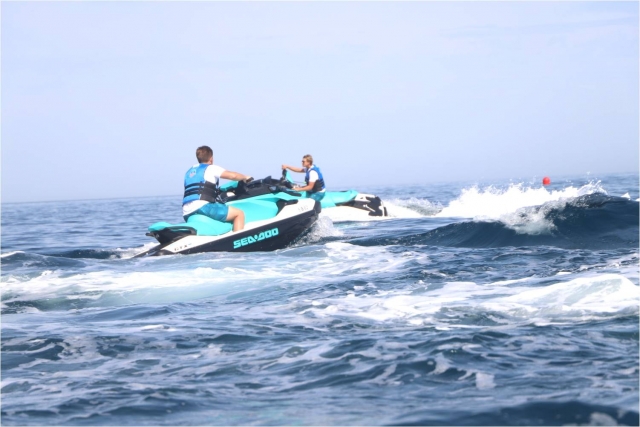  Jet ski rides 