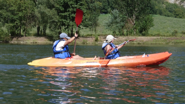 Camp für Singles mit Aktivitäten am Fluss 