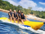 Bananenboot am Strand von Almadrabillas 15 Min