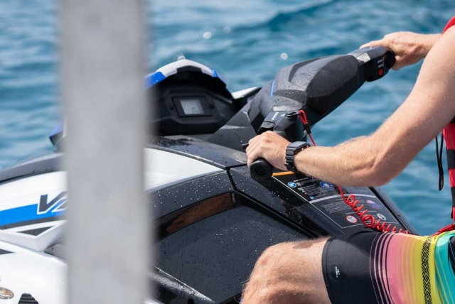 Pilota una jet ski en Lloret de Mar