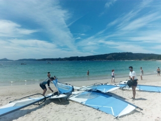Privater Windsurfkurs am Strand von Rodeira, 4 Tage