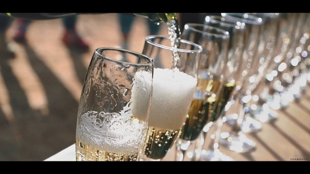 Brindis con cava en la ceremonia del vuelo
