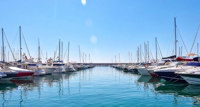  Attività nautiche nel porto sportivo di Fuengirola