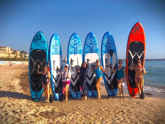  Group paddle surf 