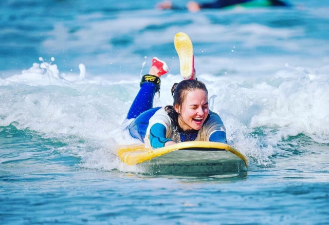 Diversion surfeando