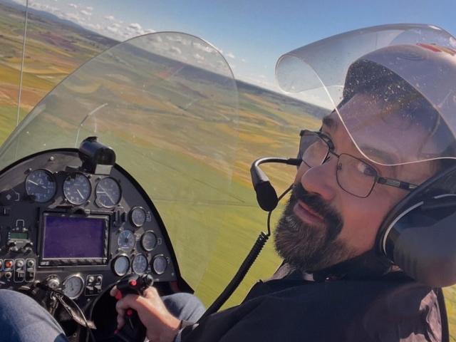 A bordo de una avioneta ligera en la Sierra Norte de Madrid