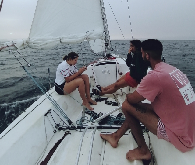  Young people in the sailing course in Dénia
