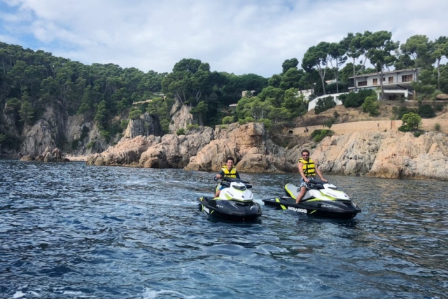 Recorriendo la Costa Brava en jet ski