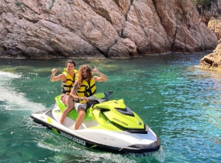 Alquiler de jet ski con licencia Port Palamós, 2h