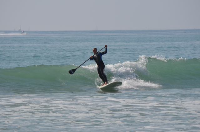  Mit dem Paddle-Surfbrett Wellen fangen