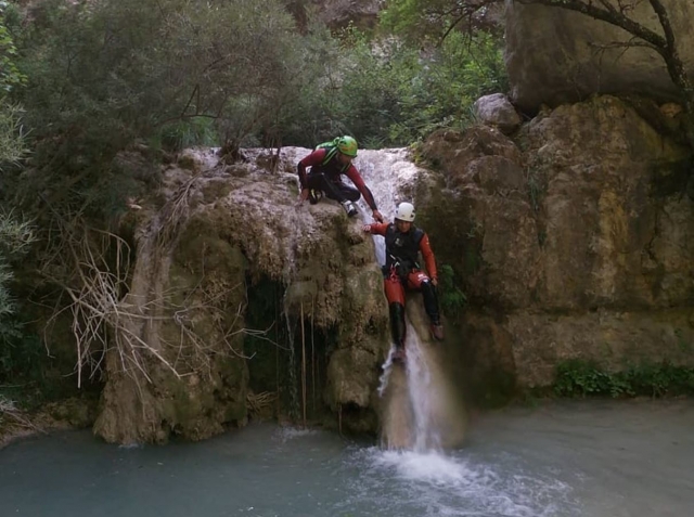  Abstieg des Schluchtwasserfalls 