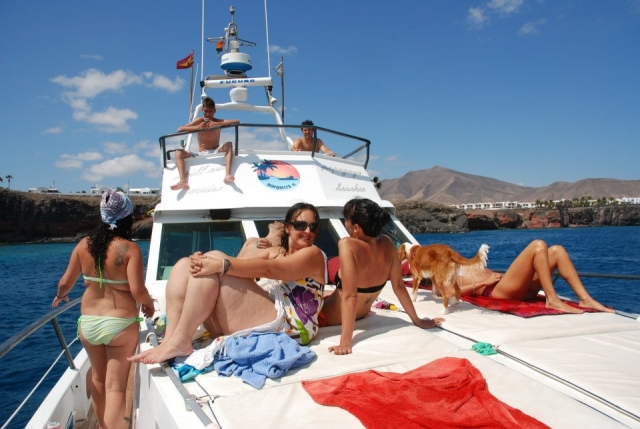  Banhos de sol a bordo do barco 