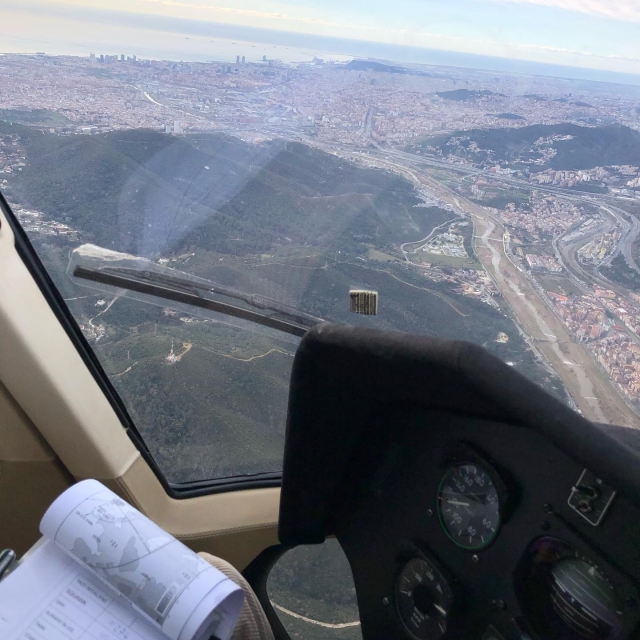  Barcelona zu den Füßen des Hubschraubers 