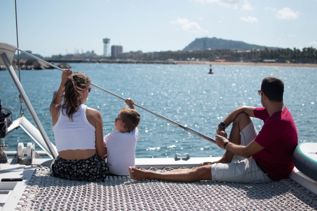 Día en barco familia BCN