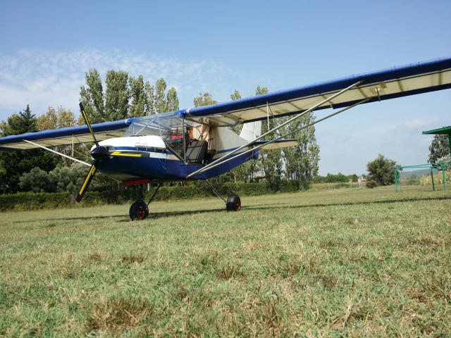 Aereo a terra prima del volo 