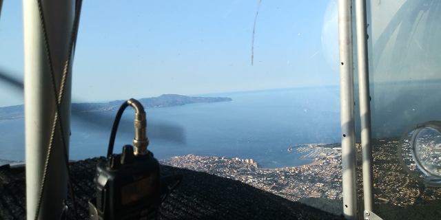  Sorvolare la Costa Brava a bordo del piccolo aereo 