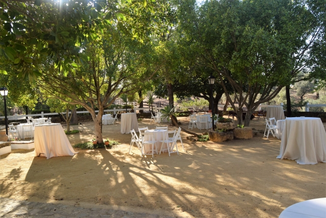 Mesas en el exterior