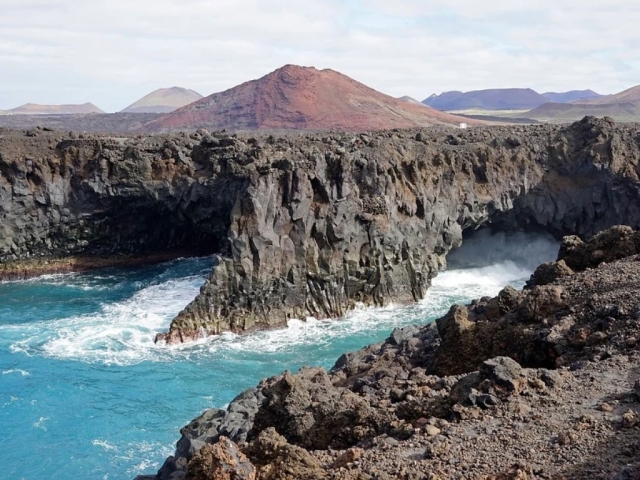  Los Hervideros de lava a Lanzarote 