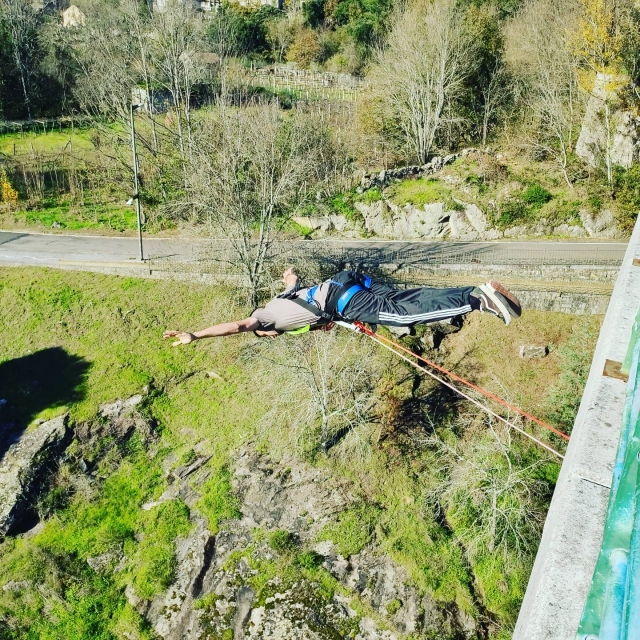  Bungee-Jumping in Noia 