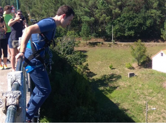  Vorbereitet für Bungee-Jumping 