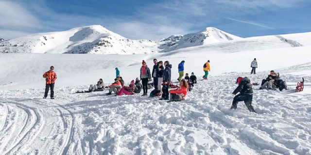 Sulla neve con gli amici 