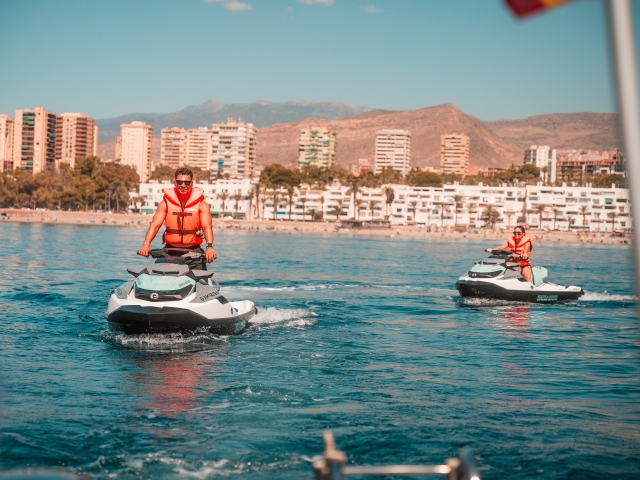 Montando en moto de agua en Fuengirola