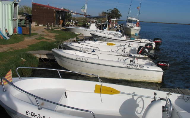 Barcos en el puerto de Deltebre