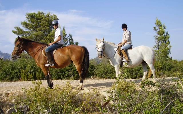  Casal no percurso a cavalo por Ruimar 