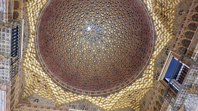 Salle de l'Alcazar de Séville à l'intérieur 