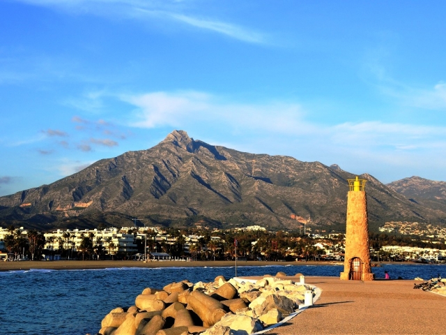  Puerto Banus 