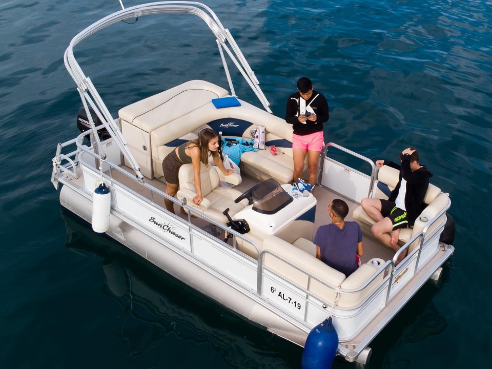 Alquila nuestra lancha