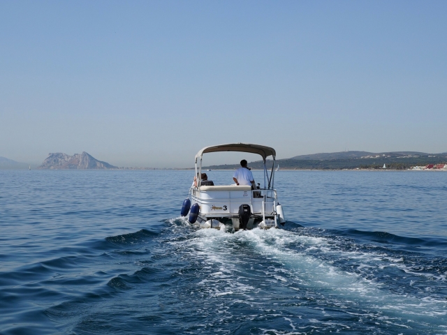 Boat rental no license port sotogrande, 1h