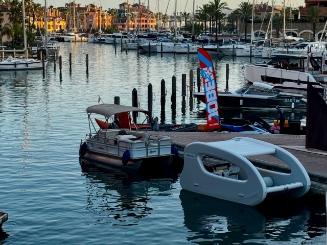 boat rental without license