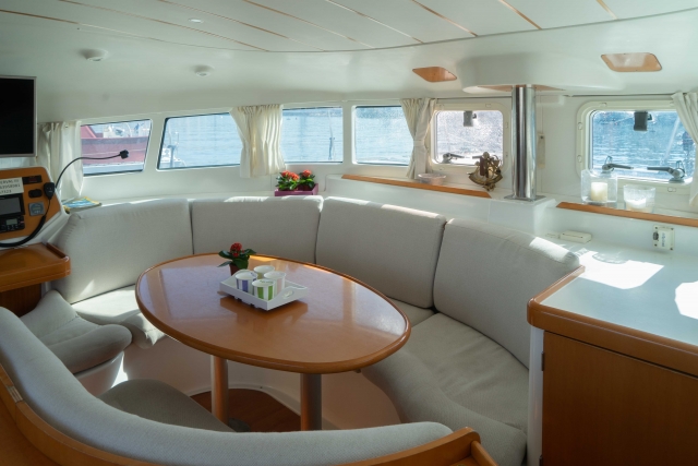 boat ride for 1 day 