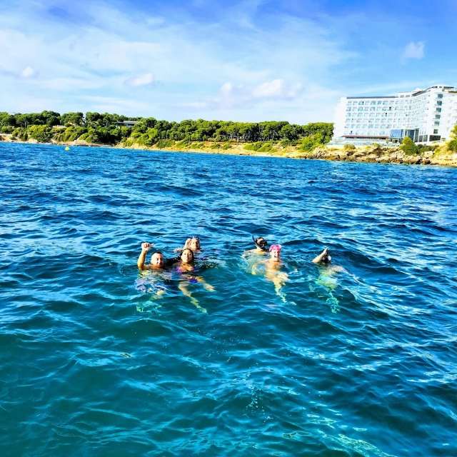  Taking a well-deserved dip 