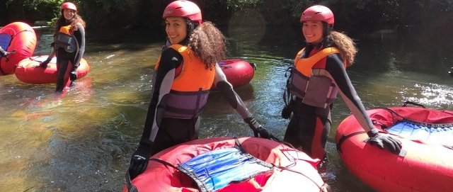 Felices haciendo tubbing