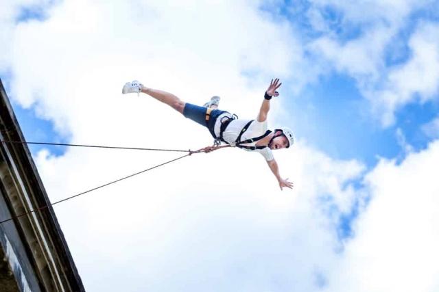  Saut à l'élastique à Murillo de Gállego 