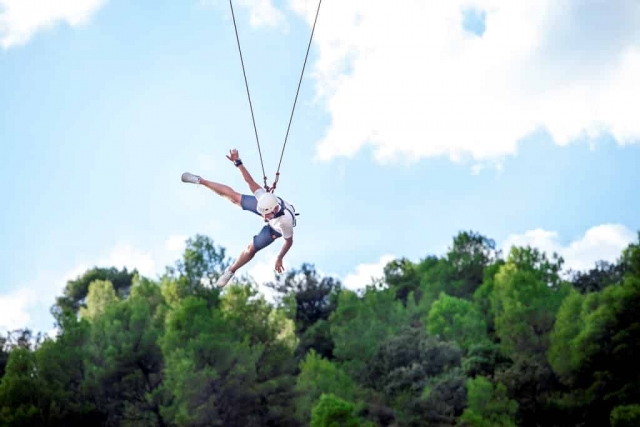  Saut à l'élastique dans les Pyrénées 