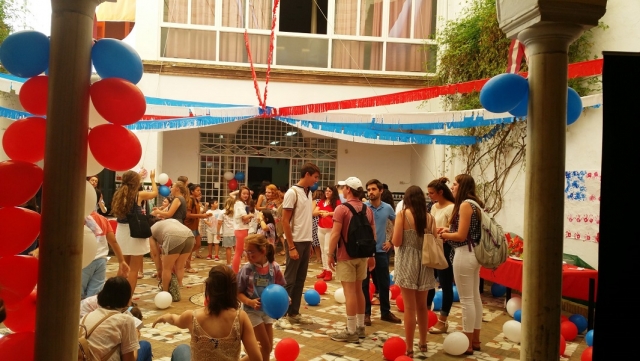 fiesta en el campamento de inglés
