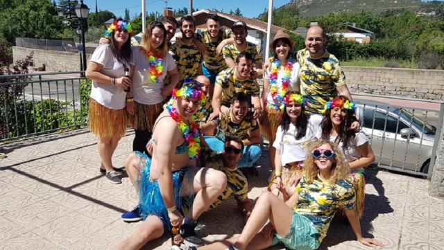 amigos disfrazados para la despedida