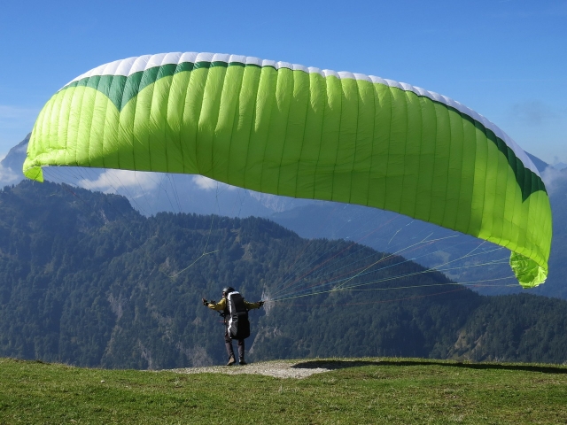  Über Navarra fliegen 