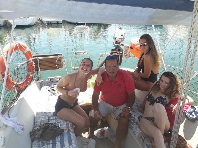  Familie auf dem Boot 