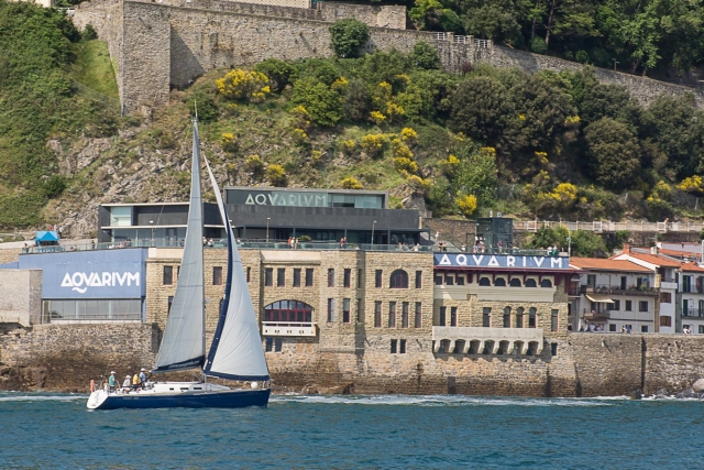  Sailing through San Sebastián 