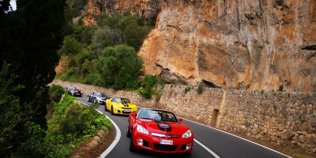 Conoce Mallorca subido a un descapotable